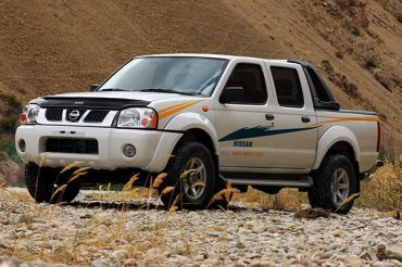 30674_Nissan-Pickup_2005_800x600_wallpaper_01