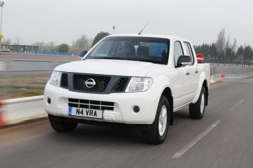 Nissan-Navara-2
